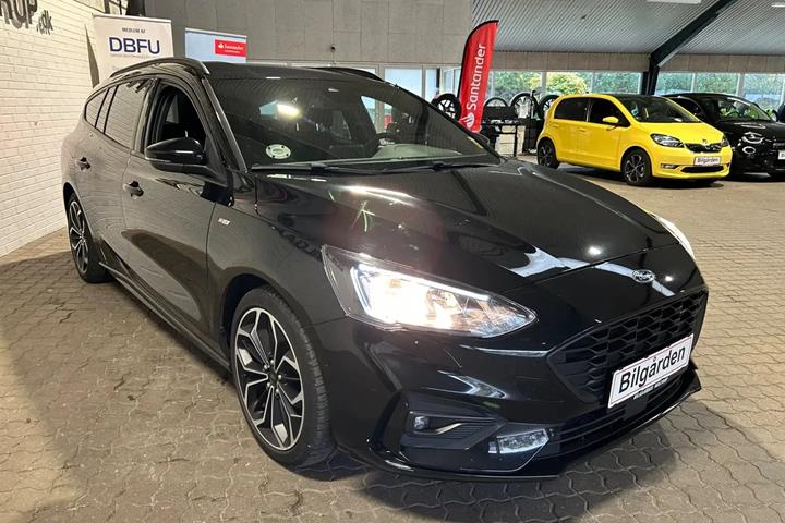 Sort Ford Focus fra 2019