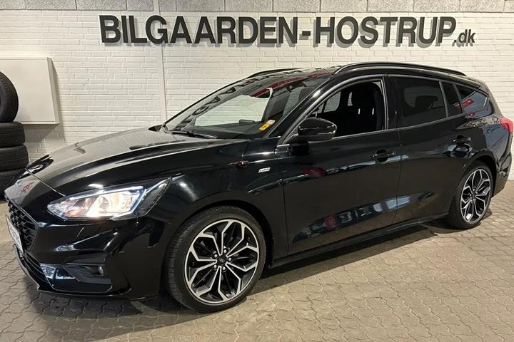 Sort Ford Focus fra 2019