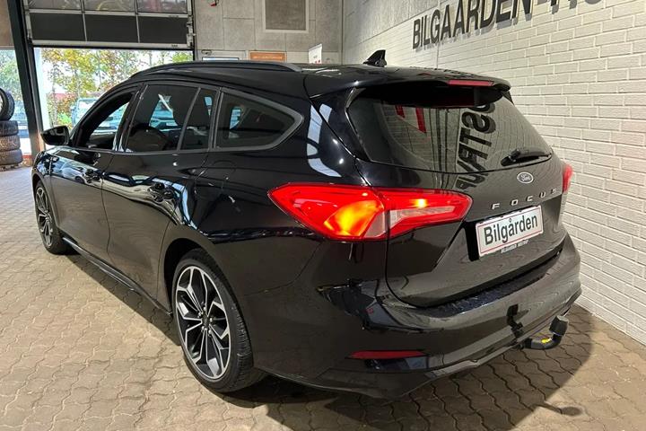 Sort Ford Focus fra 2019