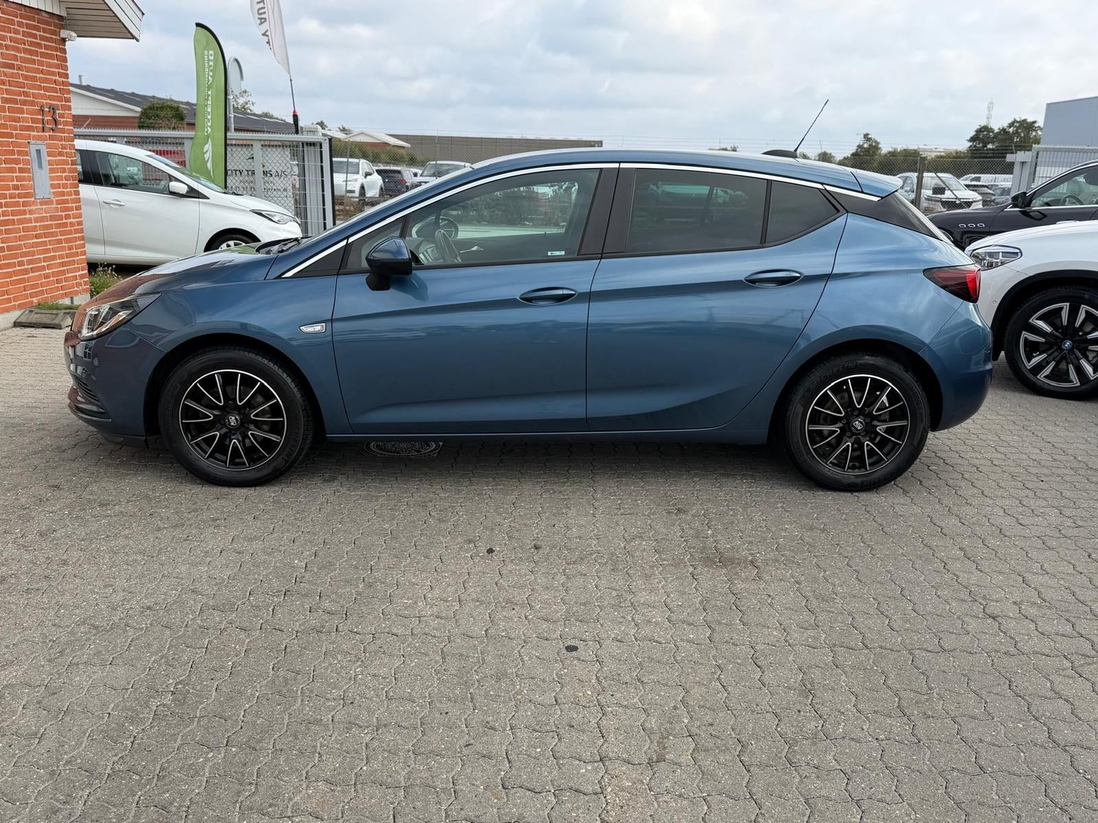 undefined Opel Astra fra 2017