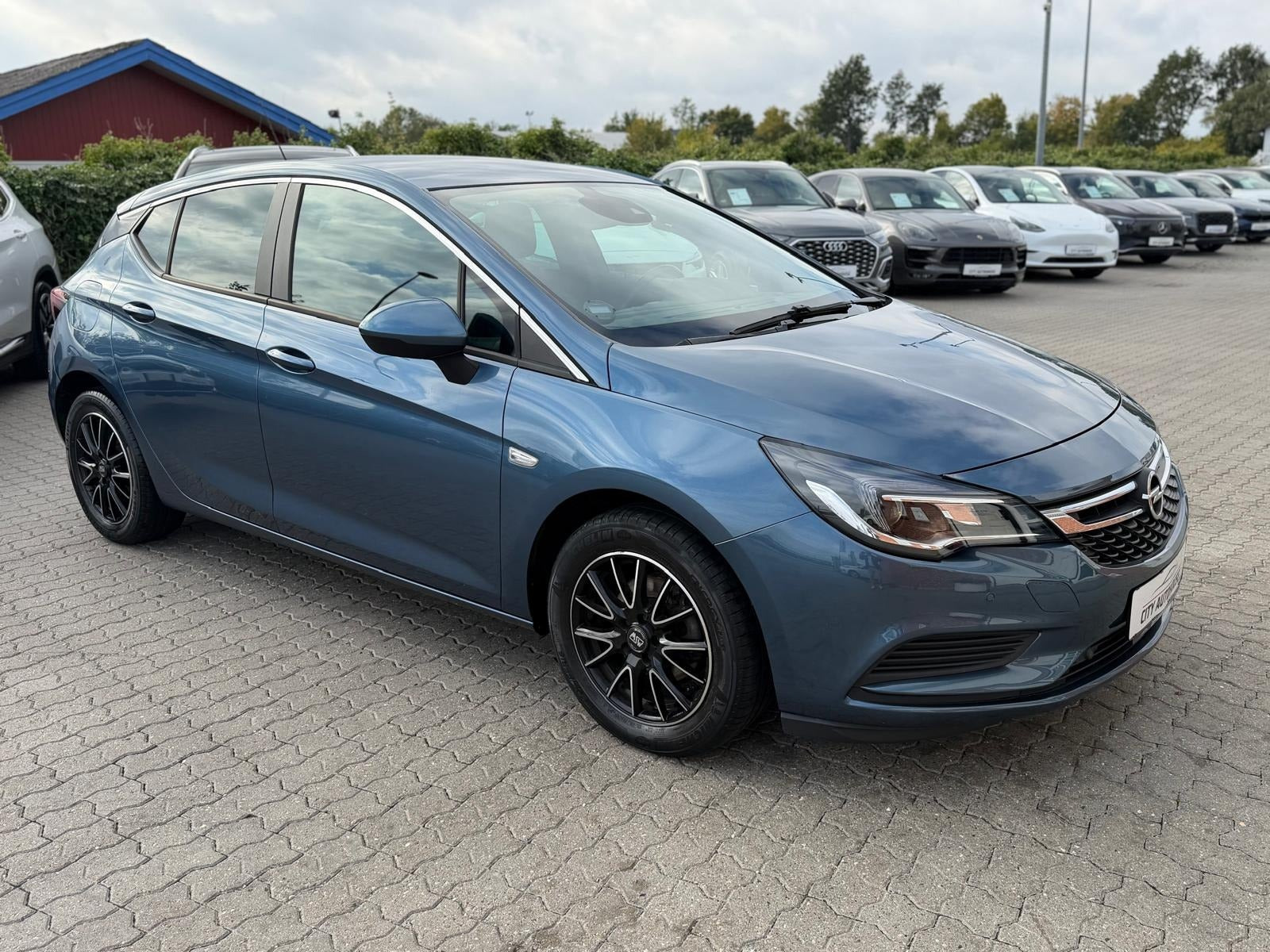 undefined Opel Astra fra 2017