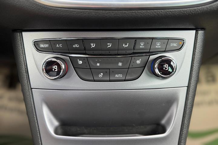 undefined Opel Astra fra 2017