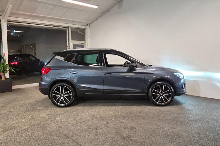 Grå Seat Arona fra 2019