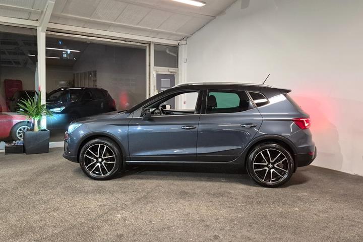 Grå Seat Arona fra 2019