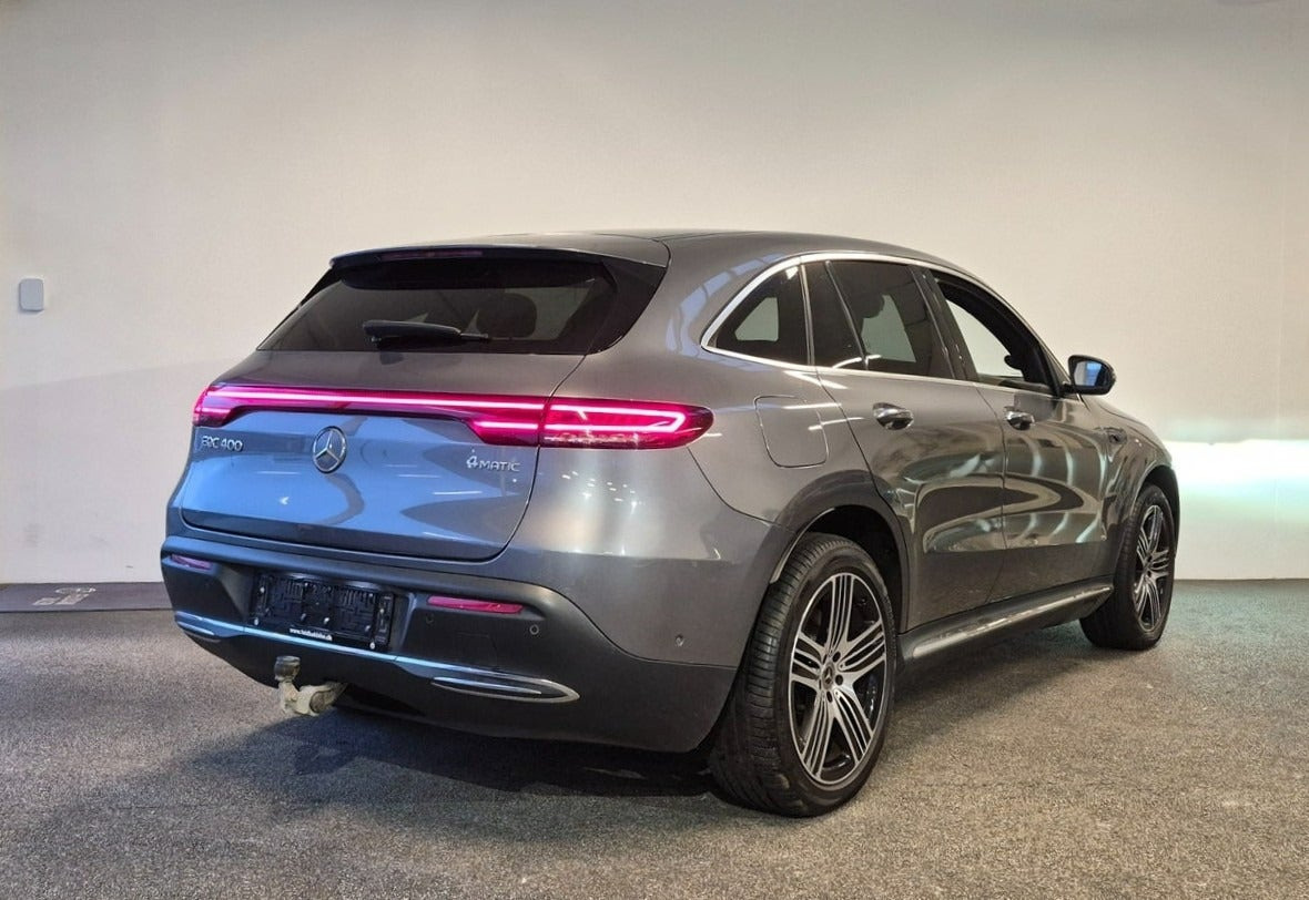 Grå Mercedes EQC400 fra 2022