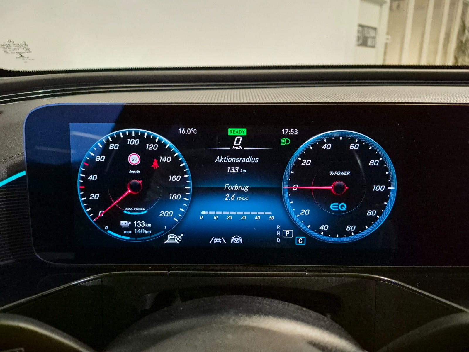 Grå Mercedes EQC400 fra 2022