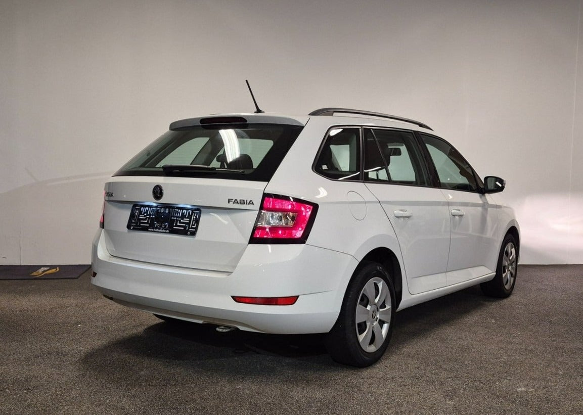 Hvid Skoda Fabia fra 2019