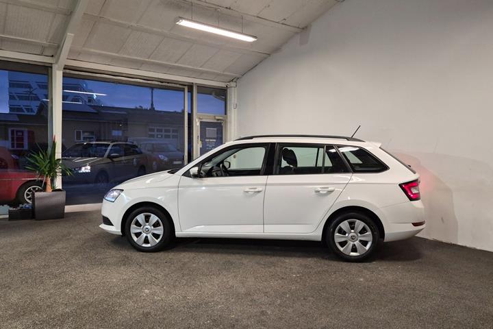 Hvid Skoda Fabia fra 2019