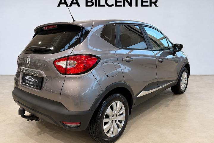 Grå Renault Captur fra 2017