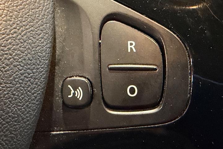 Grå Renault Captur fra 2017