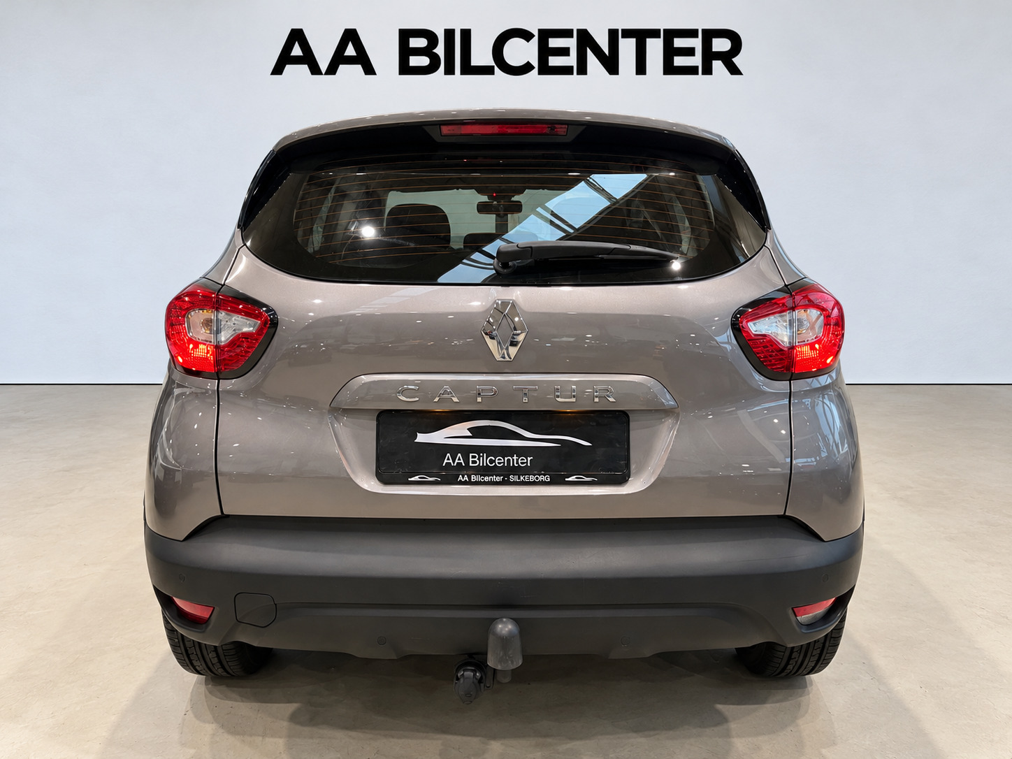 Grå Renault Captur fra 2017
