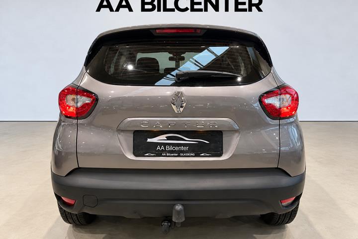 Grå Renault Captur fra 2017