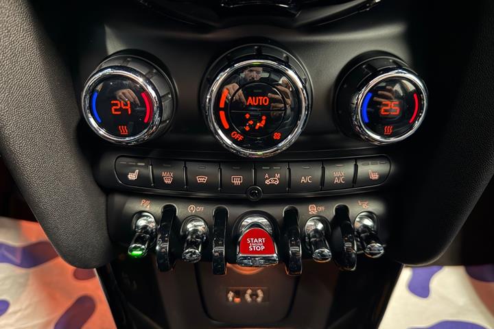 Orange Mini Cooper S fra 2017