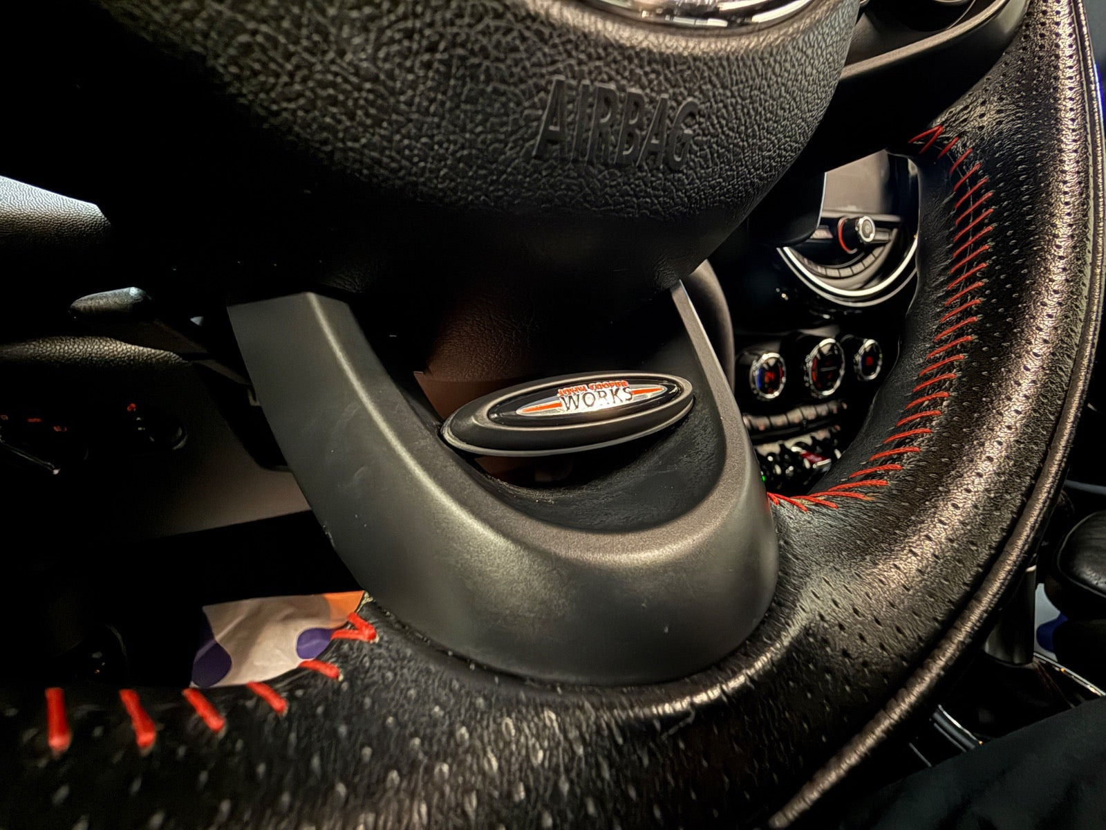 Orange Mini Cooper S fra 2017