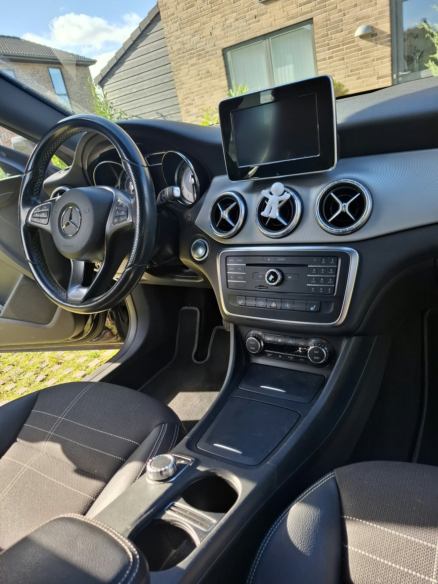 Sort Mercedes CLA fra 2015