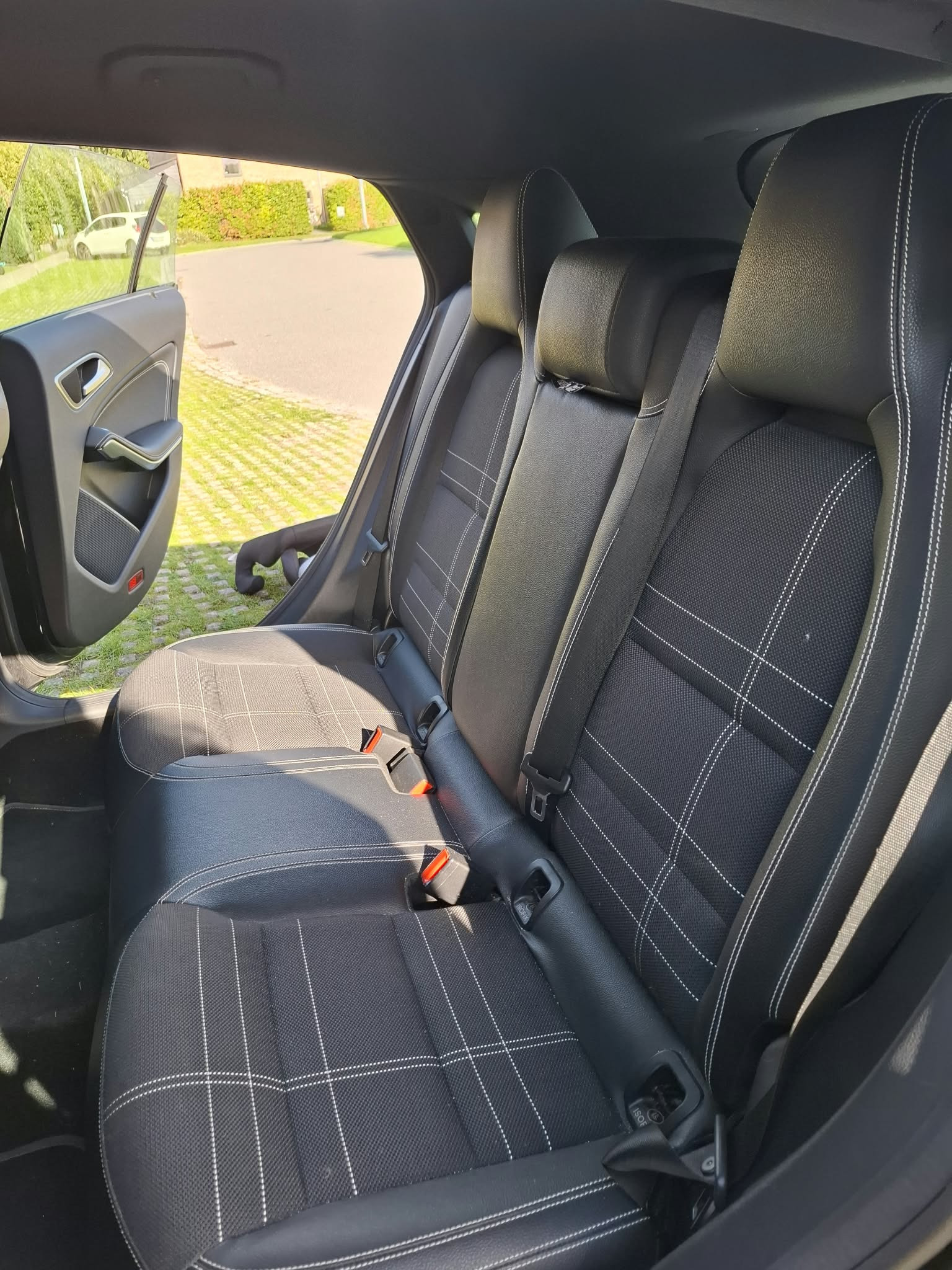 Sort Mercedes CLA fra 2015