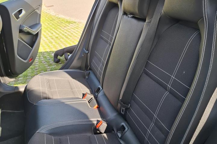Sort Mercedes CLA fra 2015