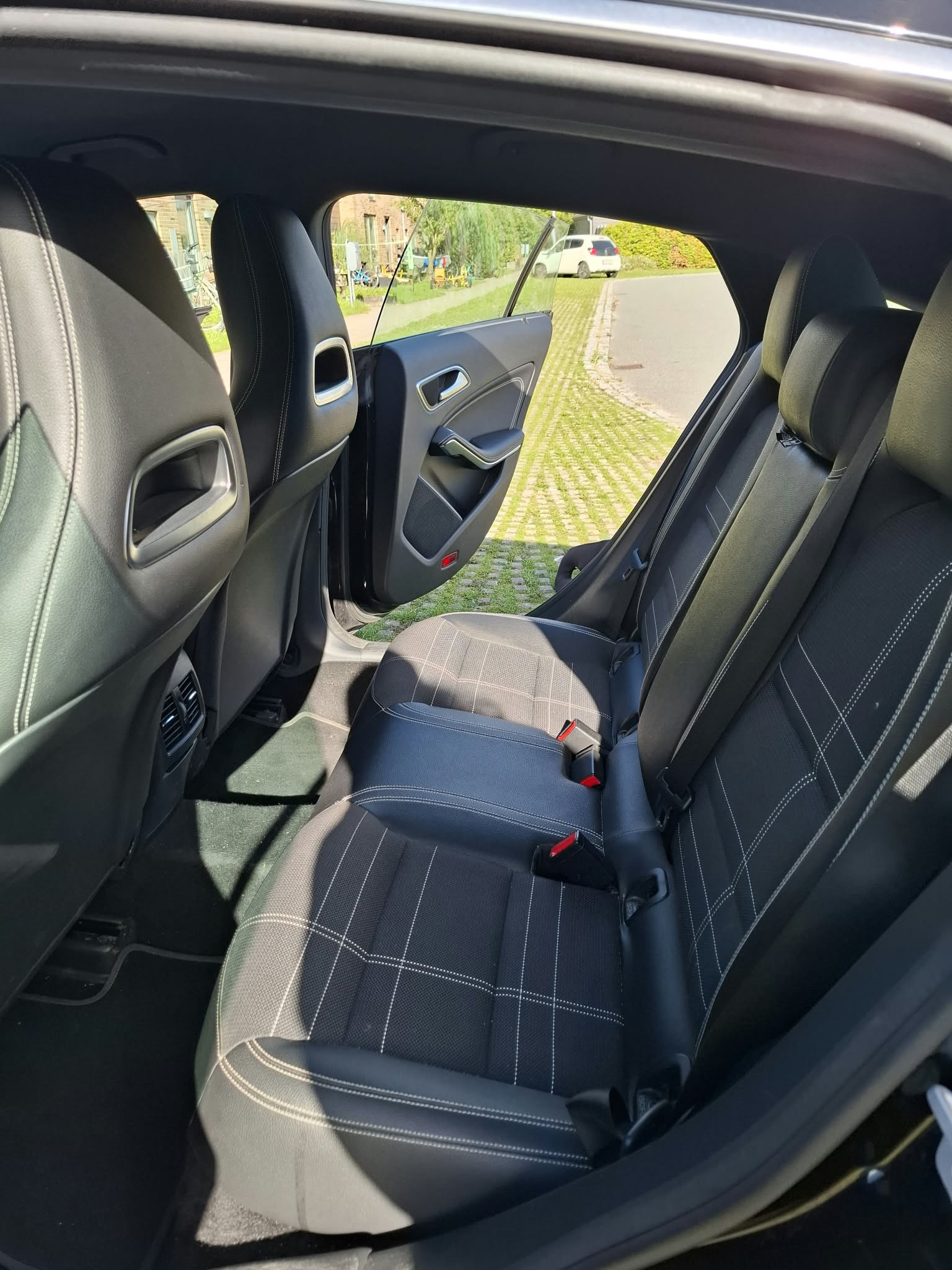 Sort Mercedes CLA fra 2015