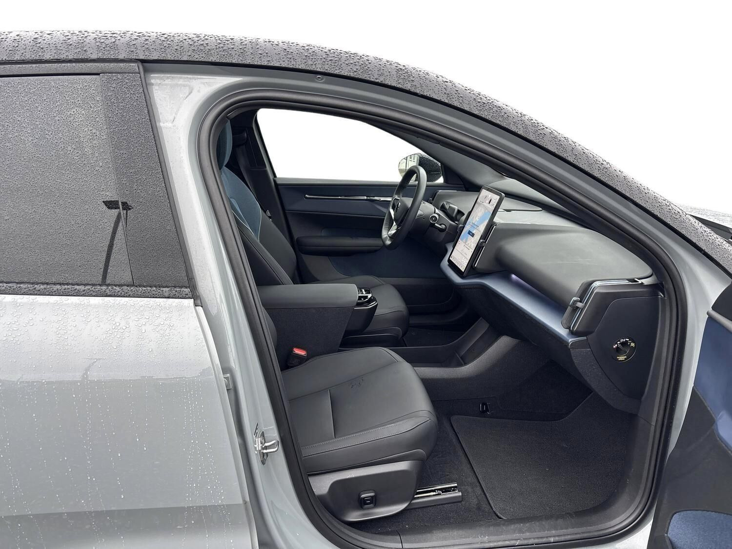 Grå Volvo EX30 fra 2024