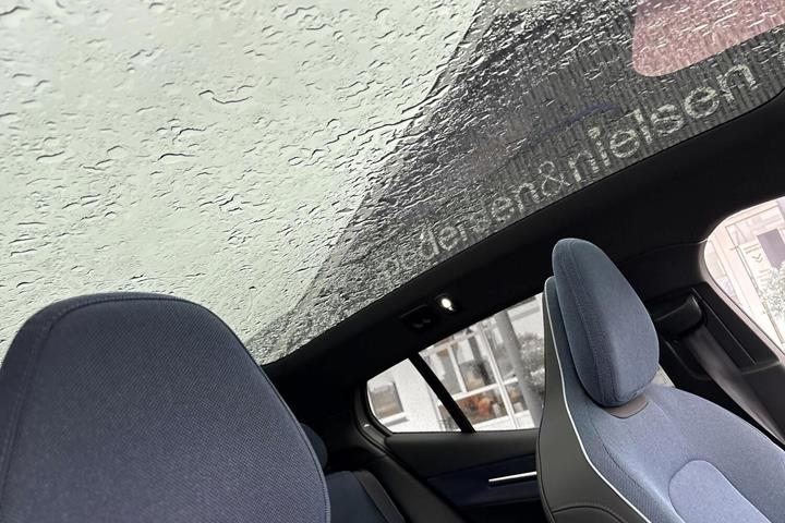 Grå Volvo EX30 fra 2024