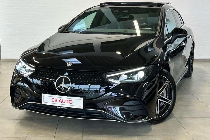 Sort Mercedes EQE350 fra 2023