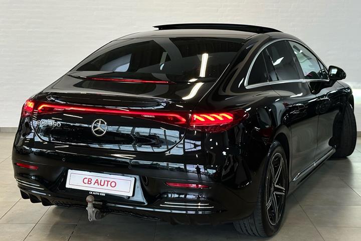 Sort Mercedes EQE350 fra 2023