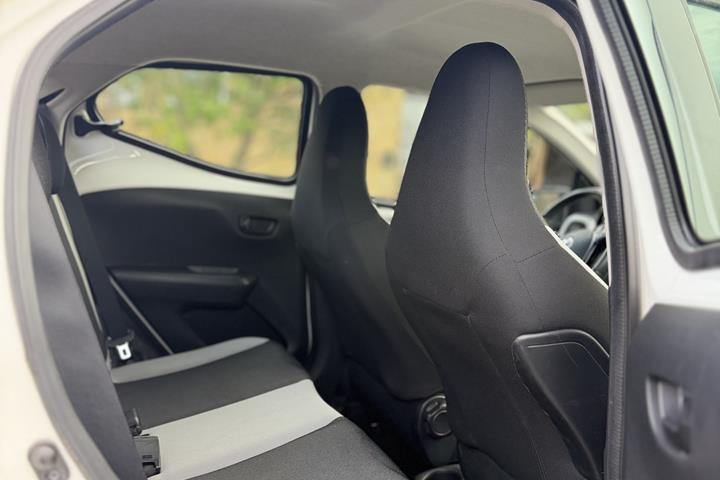 Hvid Toyota Aygo fra 2014