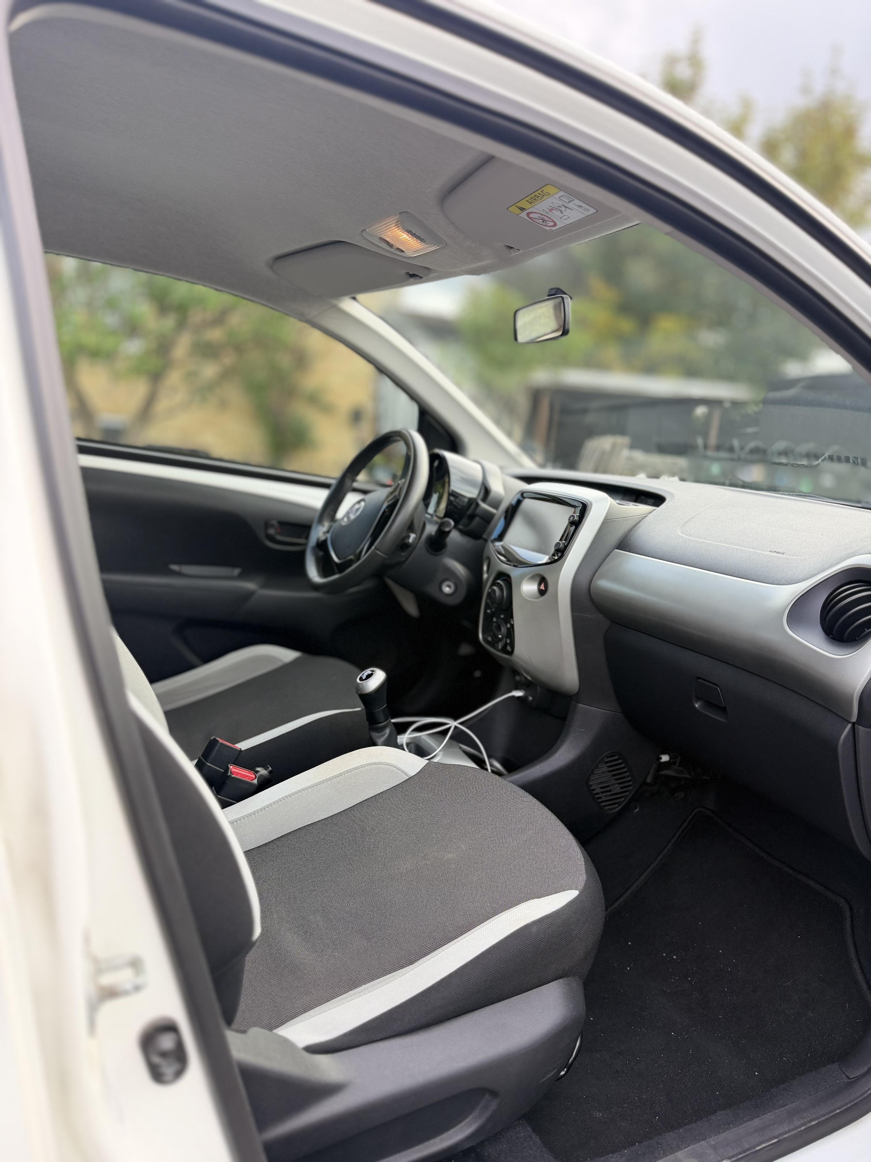 Hvid Toyota Aygo fra 2014