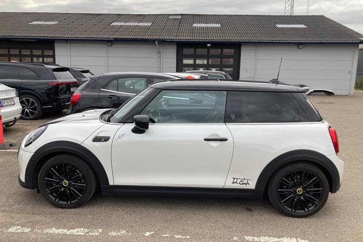 Hvid Mini Cooper SE fra 2024