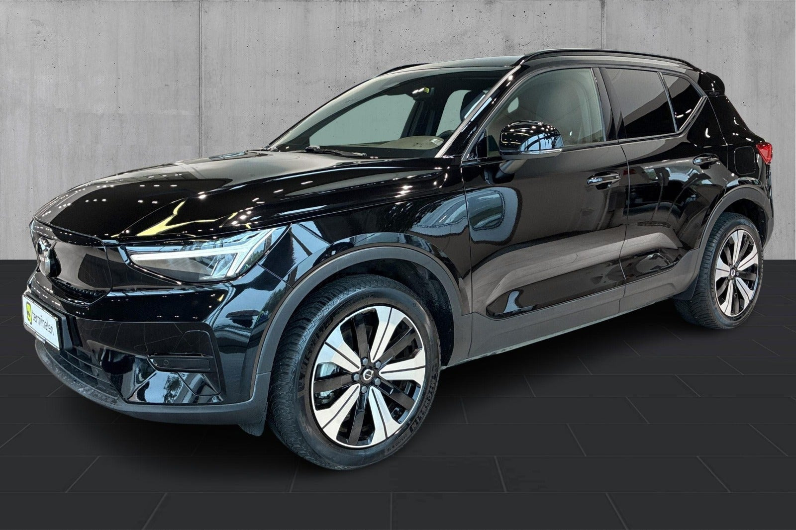 Sort Volvo XC40 fra 2023