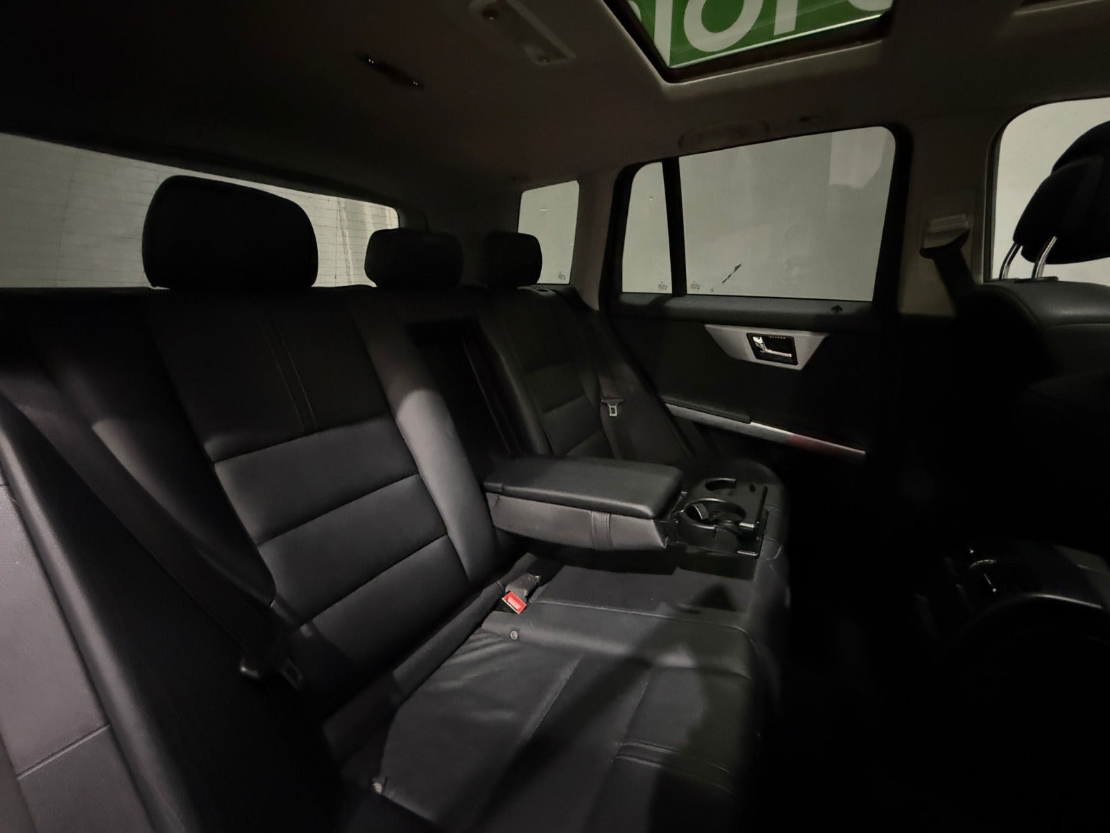 undefined Mercedes GLK320 fra 2008 set indefra