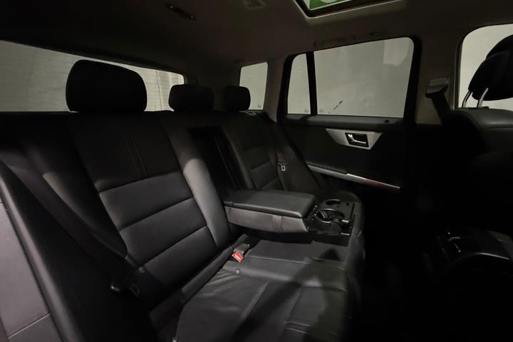 undefined Mercedes GLK320 fra 2008 set indefra