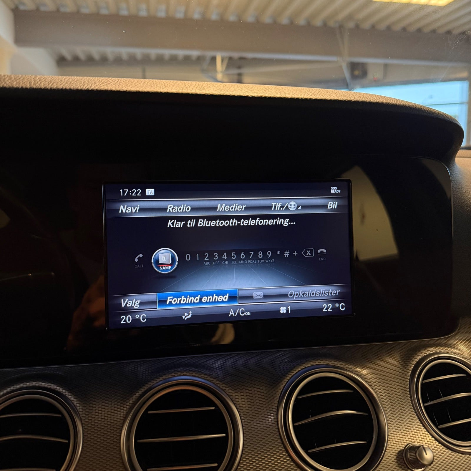 Sort Mercedes E220 d fra 2016