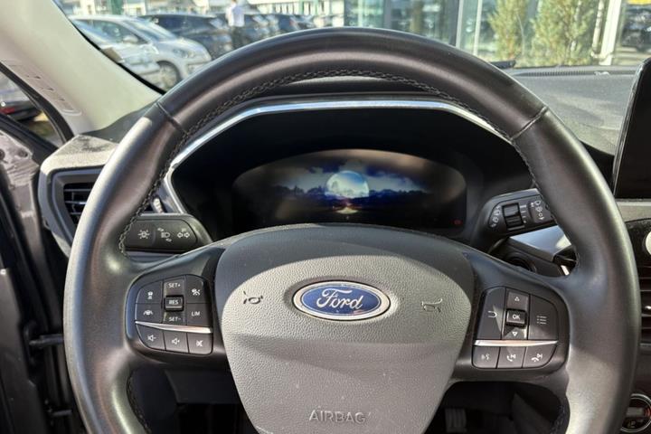 Grøn Ford Kuga fra 2022