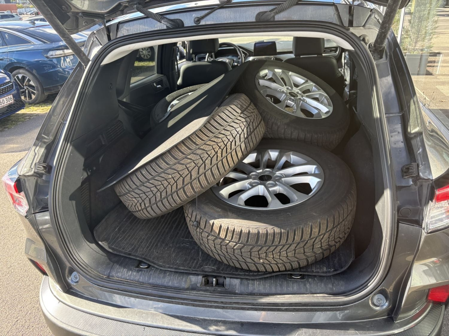 Grøn Ford Kuga fra 2022
