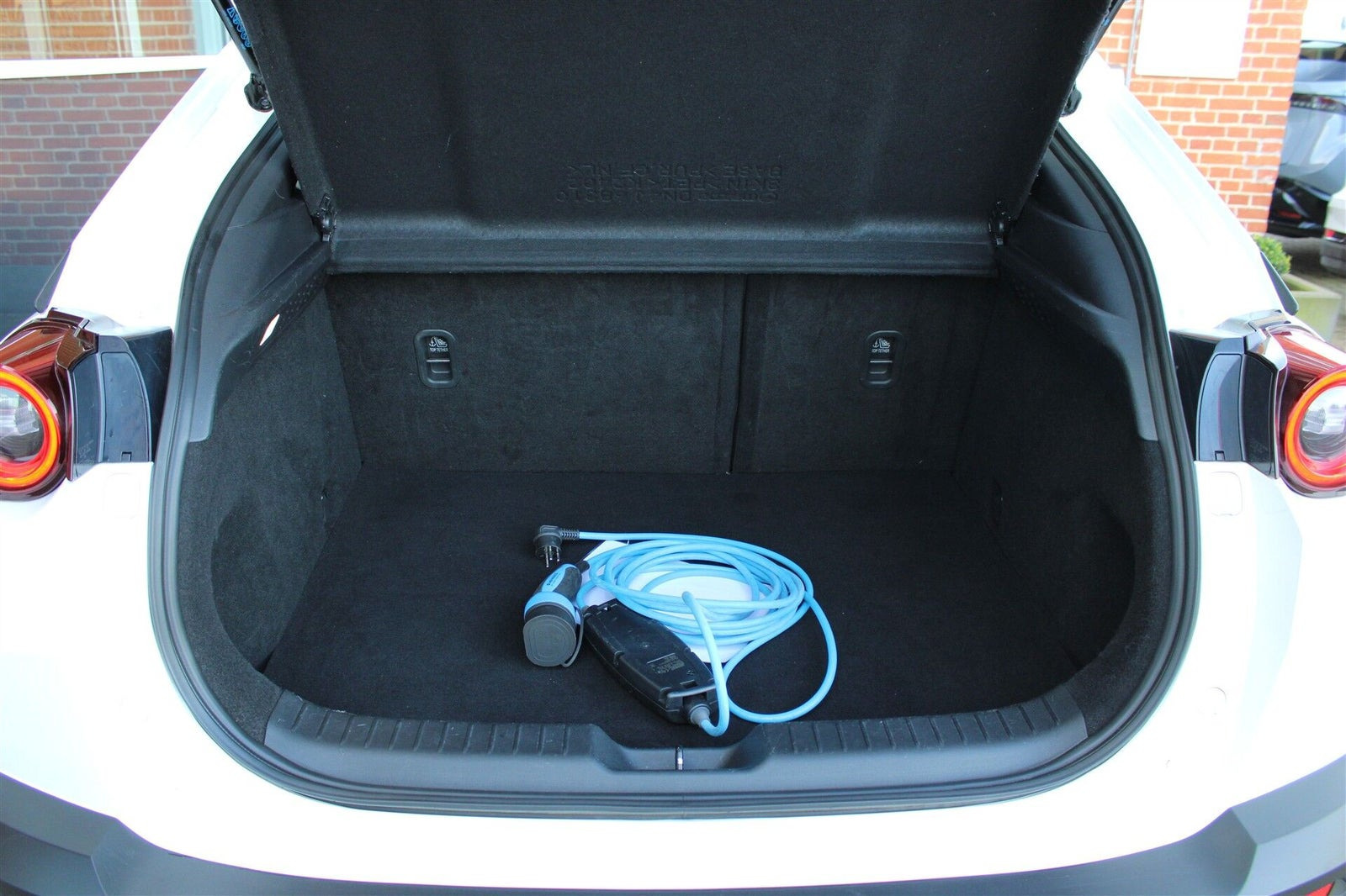 Hvid Mazda MX-30 fra 2022