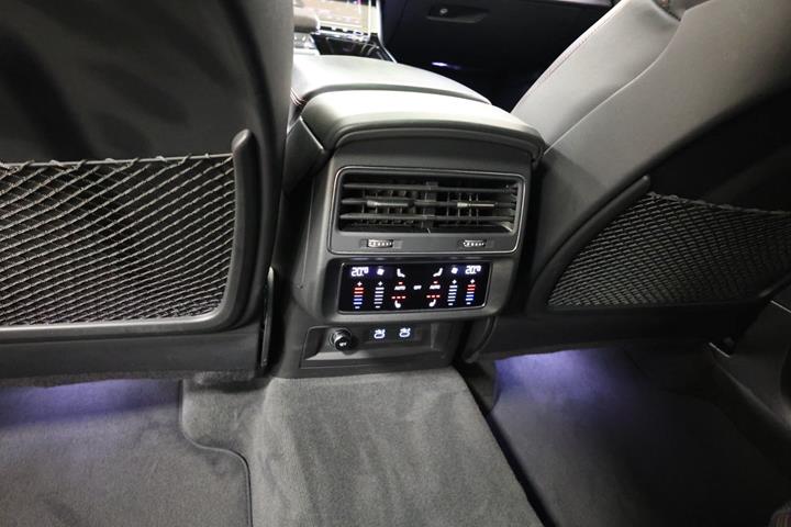 Sort Audi RS Q8 fra 2020