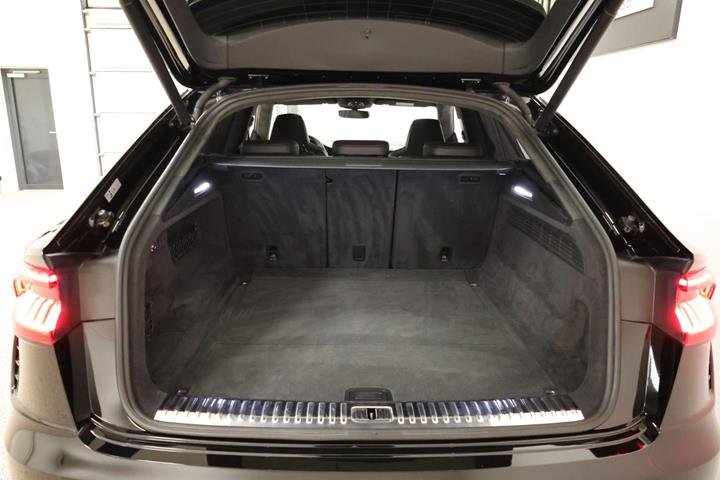 Sort Audi RS Q8 fra 2020