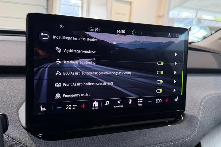 Grå Skoda Enyaq fra 2023