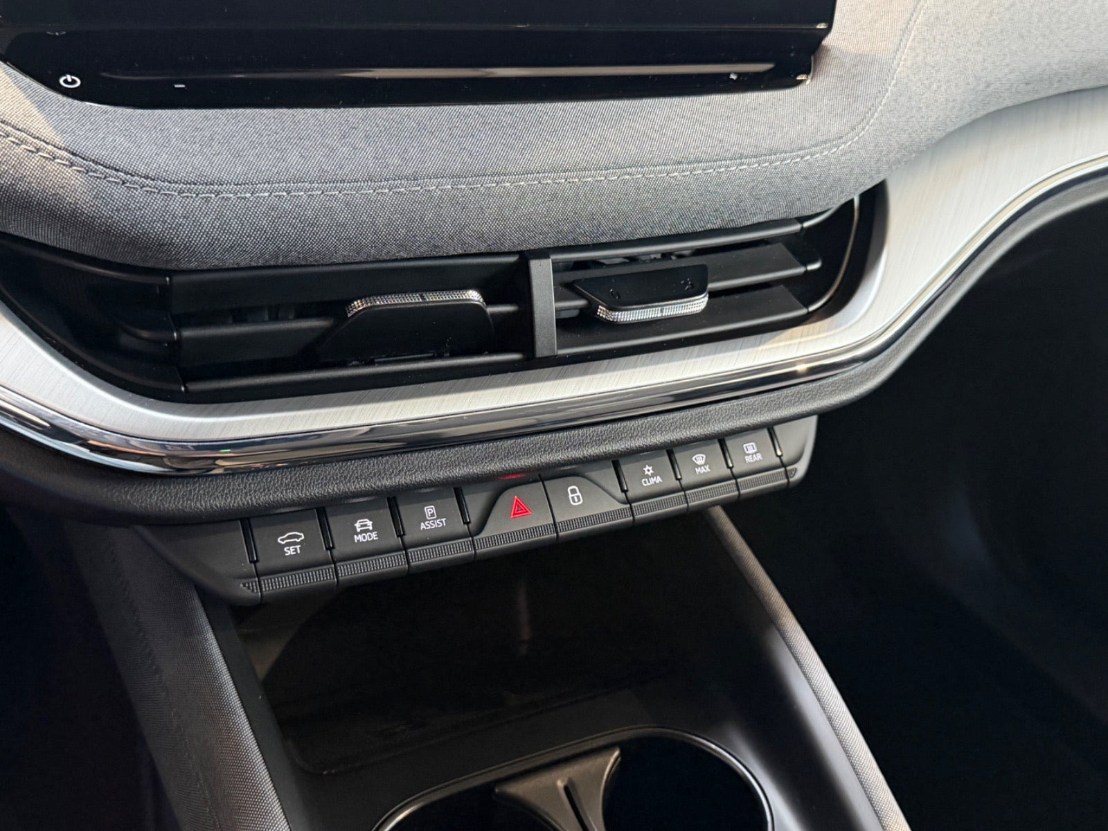 Grå Skoda Enyaq fra 2023