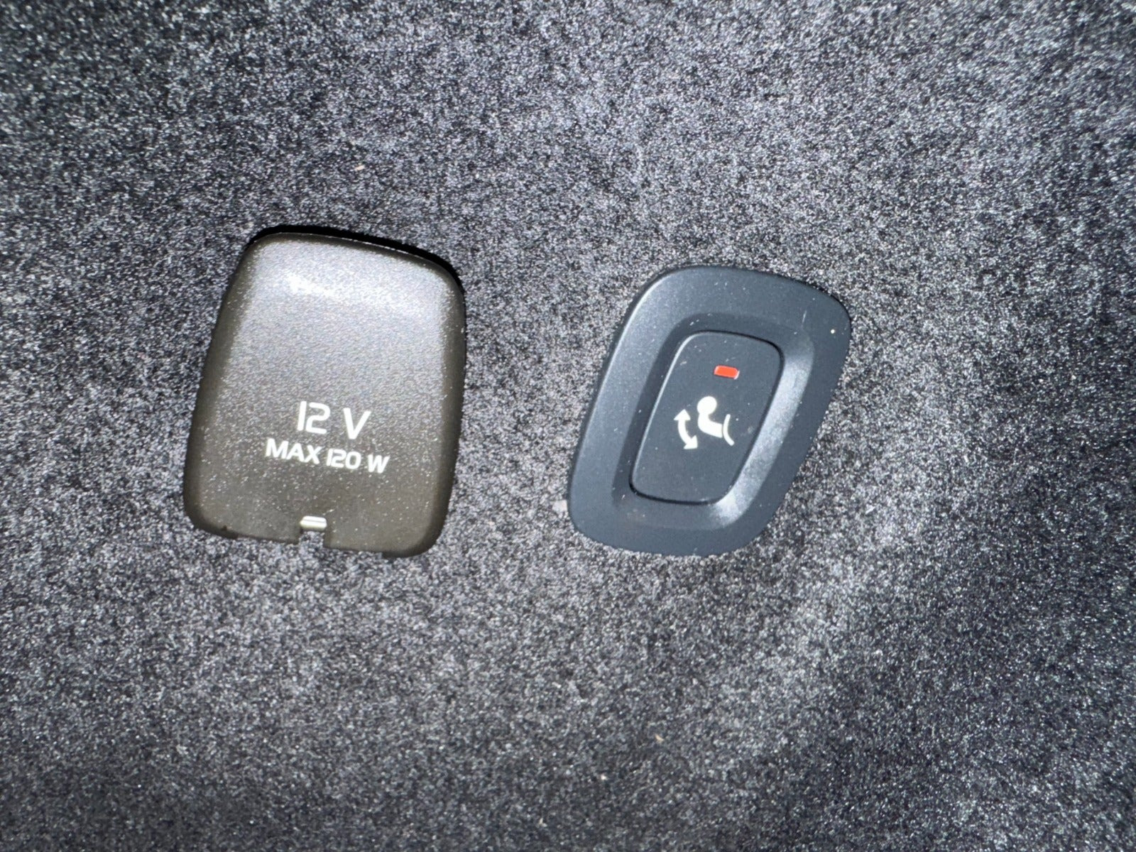 Grå Volvo V60 fra 2021