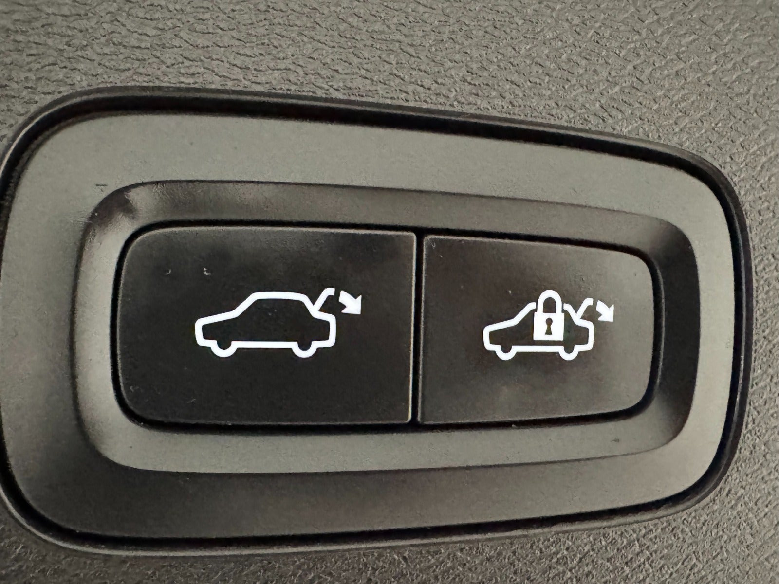 Grå Volvo V60 fra 2021