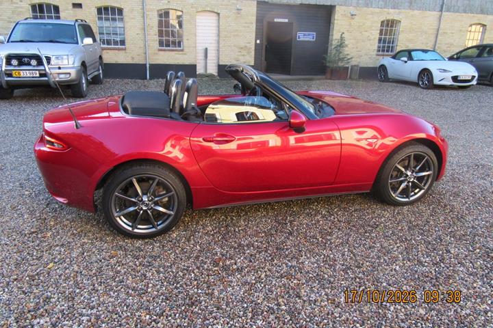 Rød Mazda MX-5 fra 2016