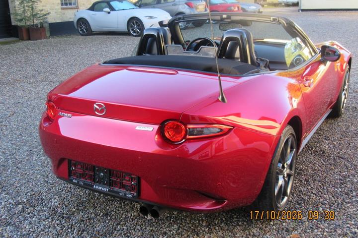 Rød Mazda MX-5 fra 2016