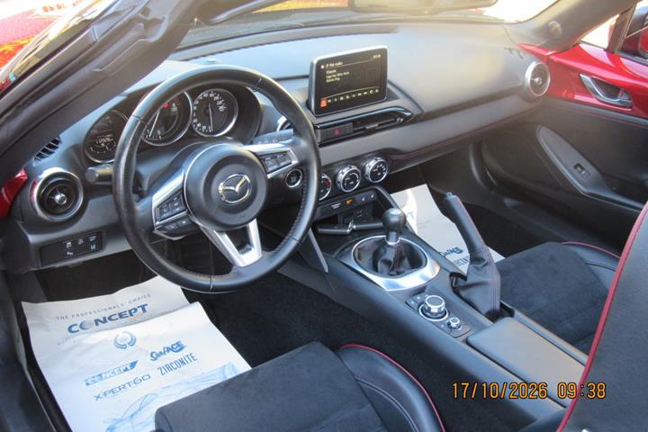 Rød Mazda MX-5 fra 2016