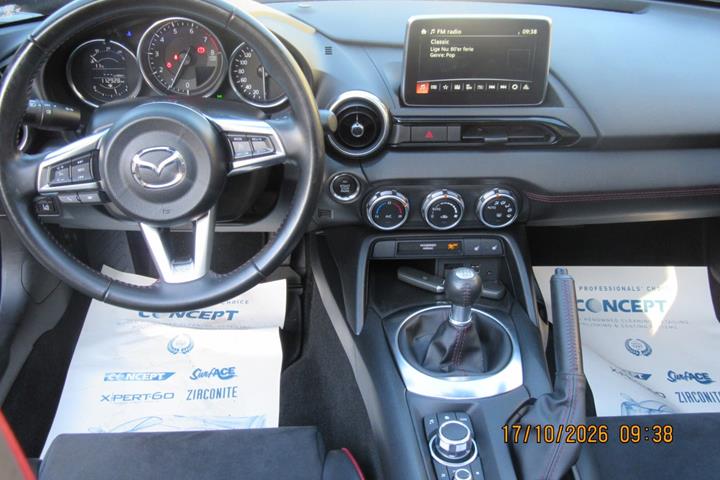 Rød Mazda MX-5 fra 2016