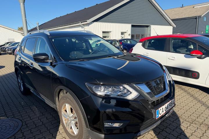 Sort Nissan X-Trail fra 2018
