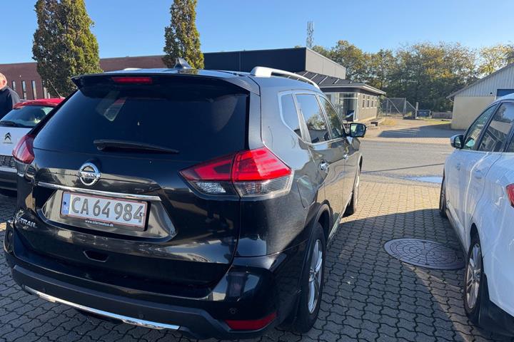 Sort Nissan X-Trail fra 2018