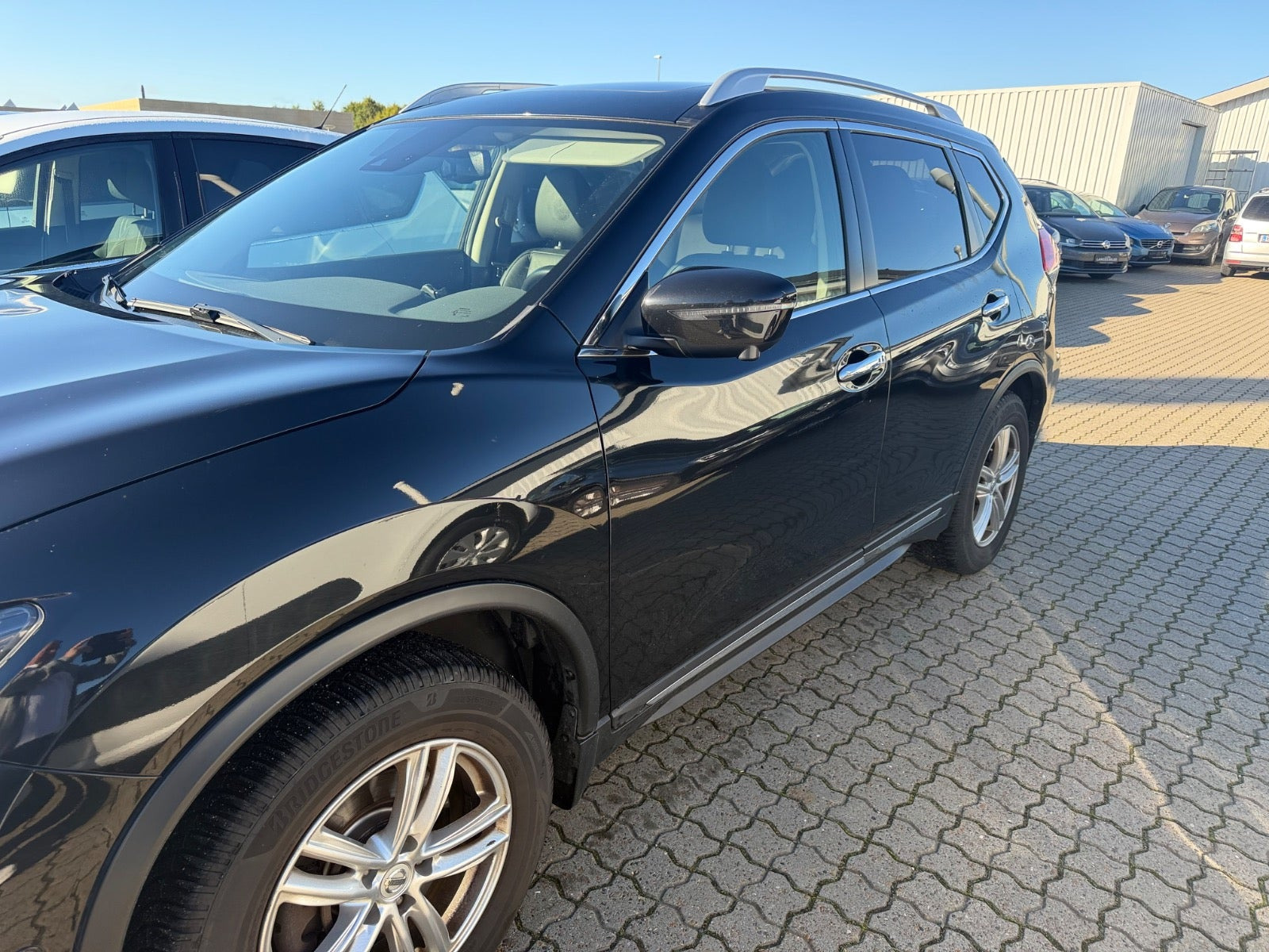 Sort Nissan X-Trail fra 2018