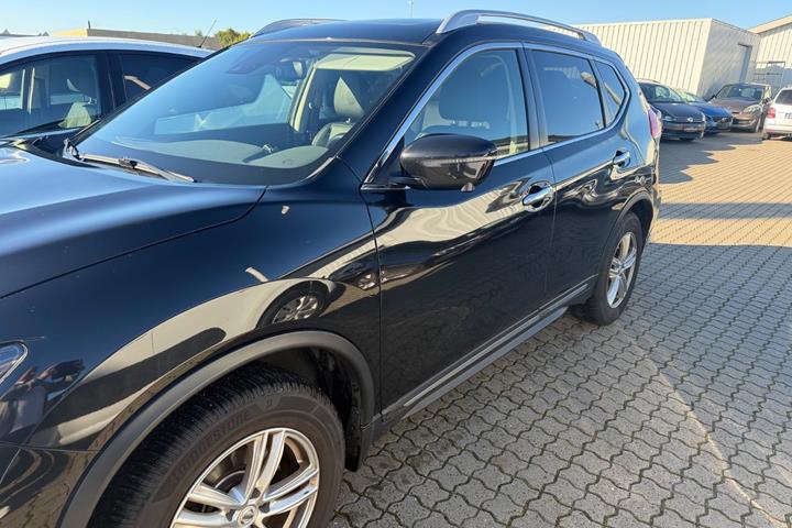 Sort Nissan X-Trail fra 2018